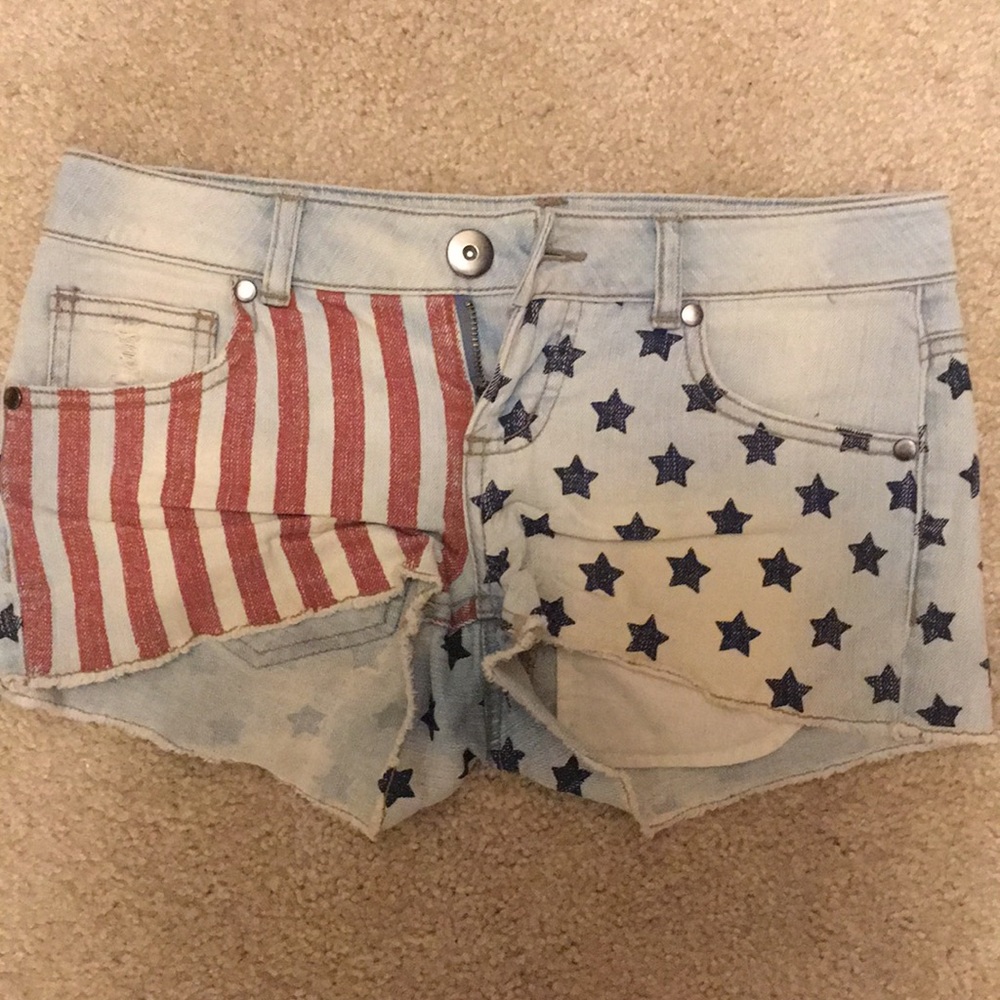 Flag print shorts